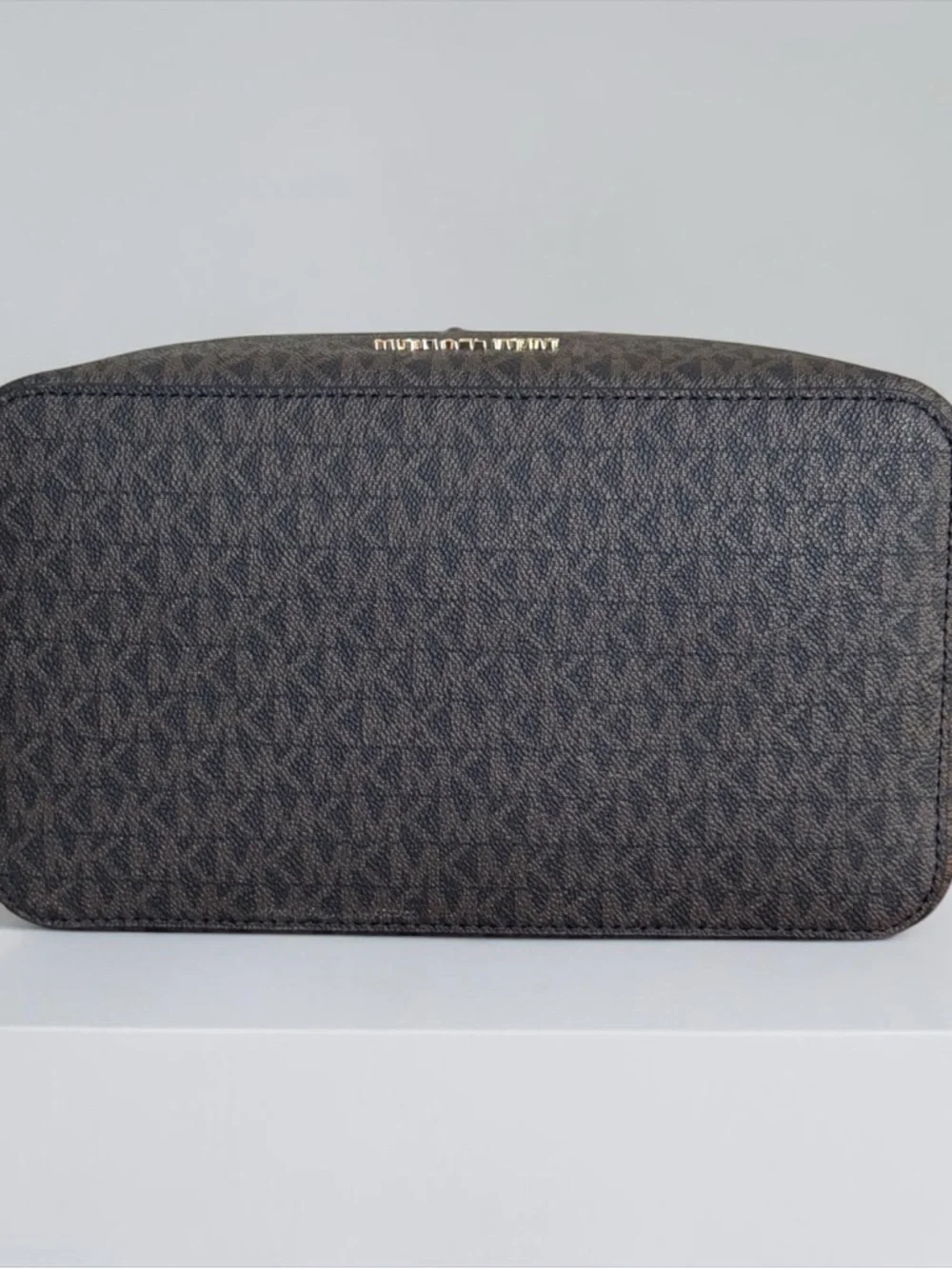 NWT Michael Kors Suri Brown Monogram Bucket Bag with Pale Pink Trim! NEW! - Picture 5 of 15